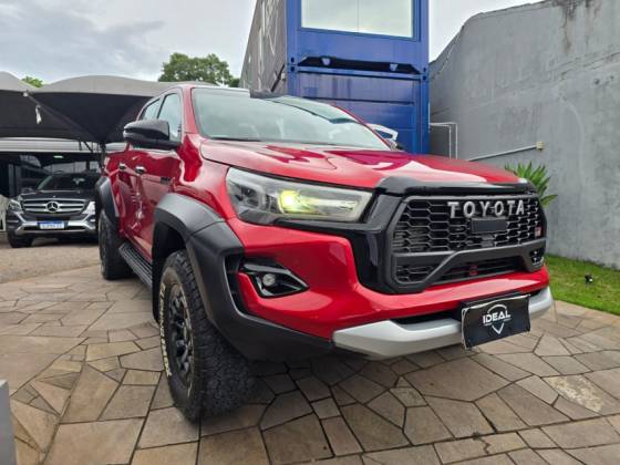 TOYOTA HILUX 2.8 D-4D TURBO DIESEL CD GR-S 4X4 AUTOMÁTICO TOYOTA HILUX 2.8 D-4D TURBO DIESEL CD GR-S 4X4 AUTOMÁTICO